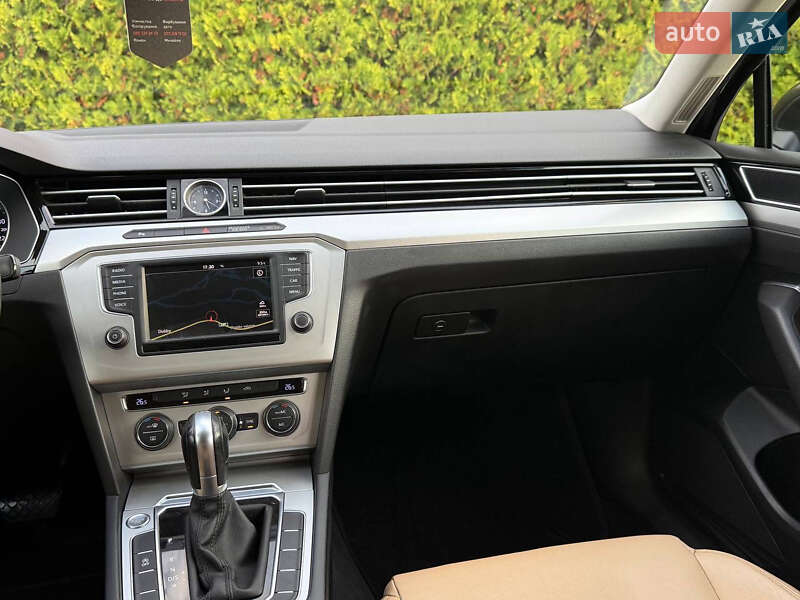 Универсал Volkswagen Passat 2015 в Стрые