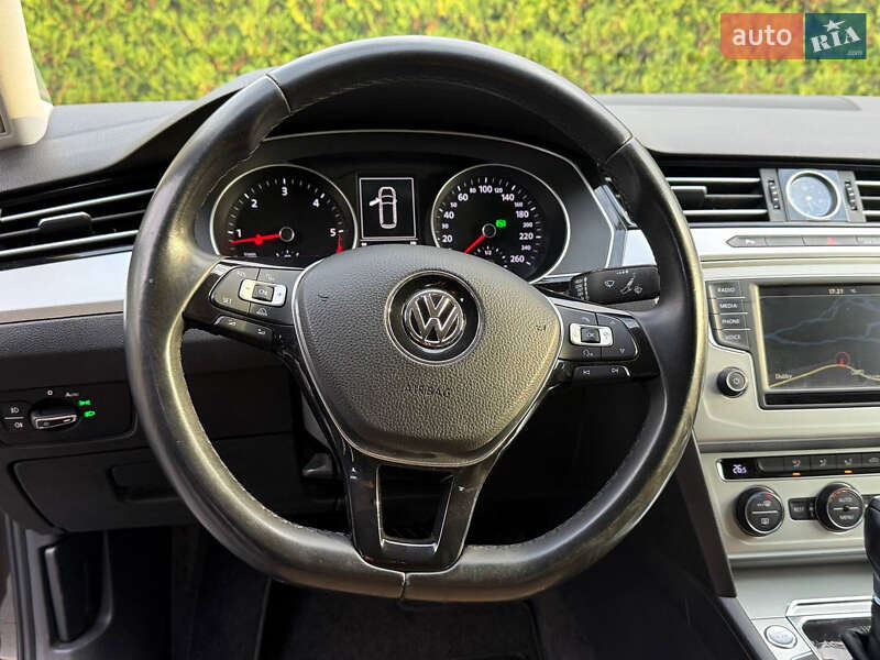 Универсал Volkswagen Passat 2015 в Стрые