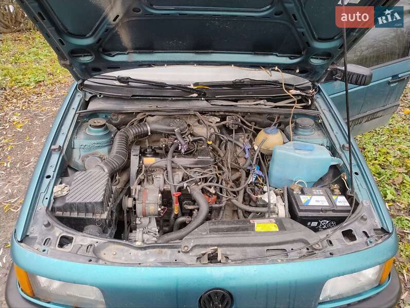 Седан Volkswagen Passat 1991 в Староконстантинове