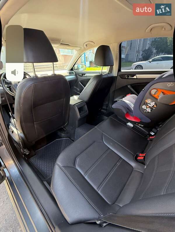 Седан Volkswagen Passat 2015 в Шептицькому