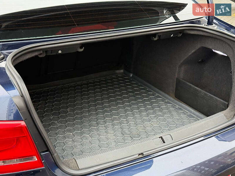 Седан Volkswagen Passat 2012 в Одессе