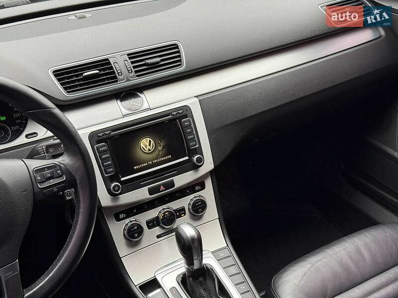 Седан Volkswagen Passat 2012 в Одессе