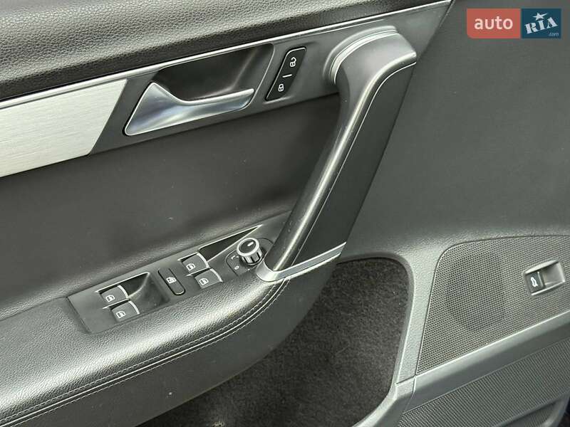 Седан Volkswagen Passat 2012 в Одессе