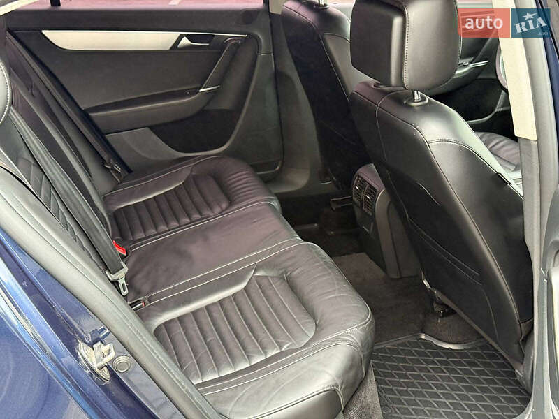 Седан Volkswagen Passat 2012 в Одессе