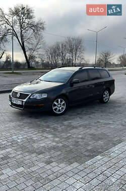 Универсал Volkswagen Passat 2006 в Запорожье