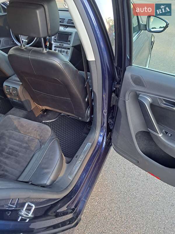 Седан Volkswagen Passat 2012 в Киеве фото 18 Седан Volkswagen Passat 2012 в Киеве