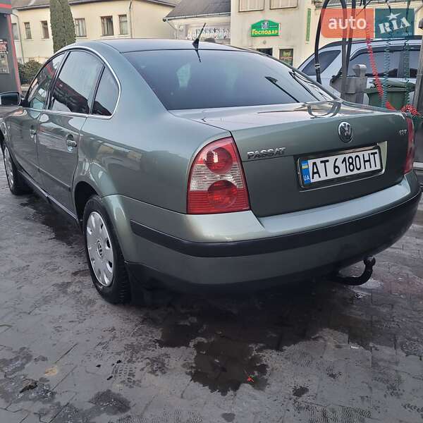 Седан Volkswagen Passat 2003 в Болехове