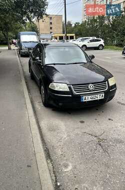 Седан Volkswagen Passat 2004 в Києві