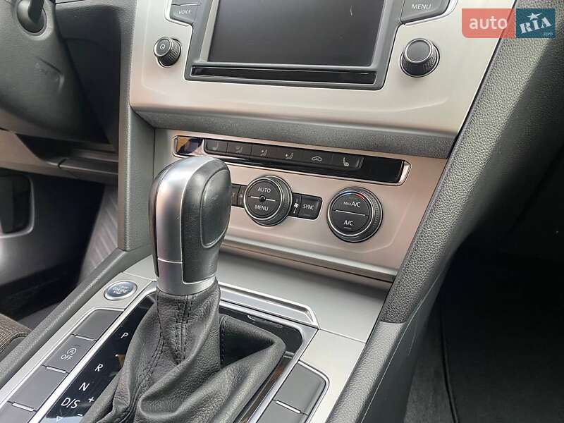 Універсал Volkswagen Passat 2016 в Володимирі