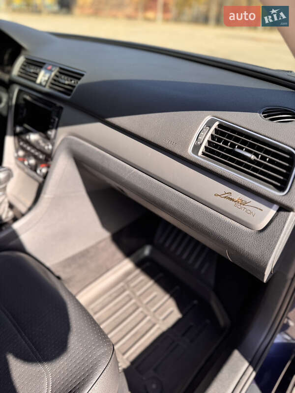 Седан Volkswagen Passat 2014 в Лозовой