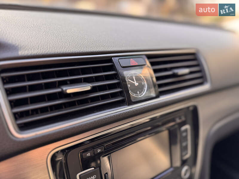 Седан Volkswagen Passat 2014 в Лозовой