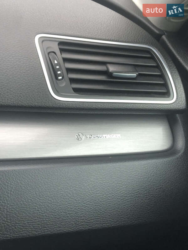 Седан Volkswagen Passat 2011 в Ужгороде