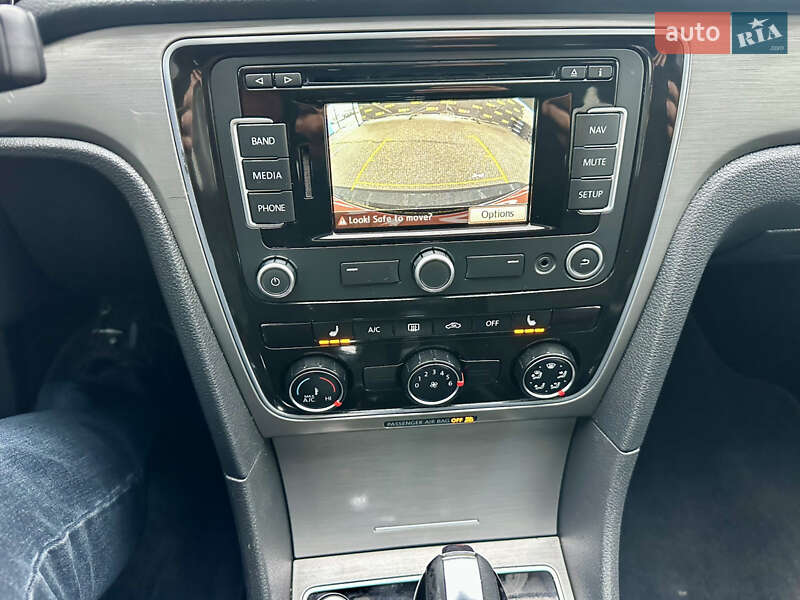 Седан Volkswagen Passat 2014 в Киеве