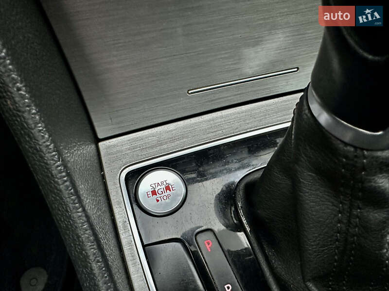 Седан Volkswagen Passat 2014 в Киеве