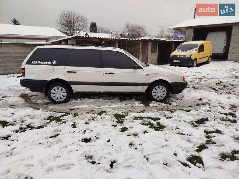 Універсал Volkswagen Passat 1990 в Дубні