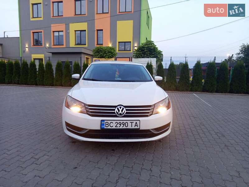 Седан Volkswagen Passat 2014 в Мостиській