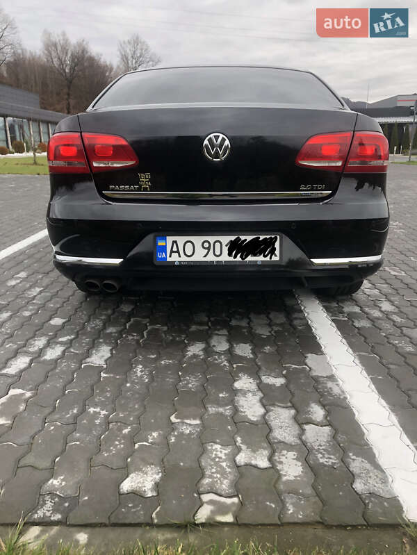 Седан Volkswagen Passat 2011 в Ужгороде