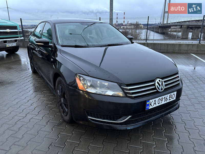 Седан Volkswagen Passat 2012 в Києві