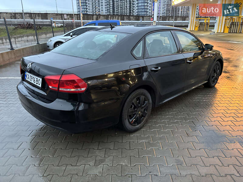 Седан Volkswagen Passat 2012 в Києві