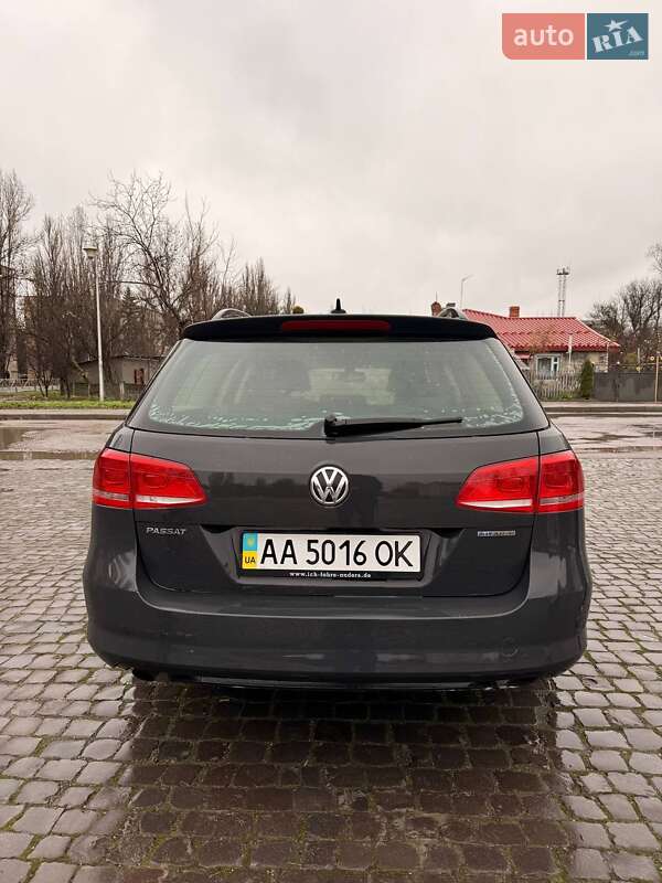 Универсал Volkswagen Passat 2011 в Киеве