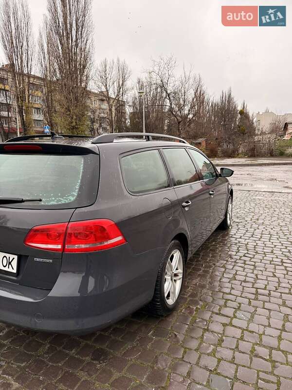 Универсал Volkswagen Passat 2011 в Киеве