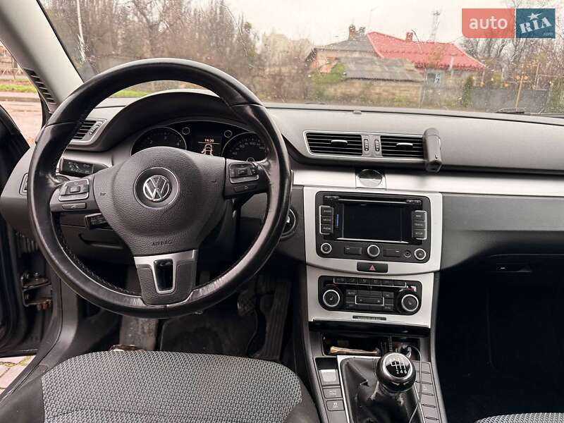 Универсал Volkswagen Passat 2011 в Киеве