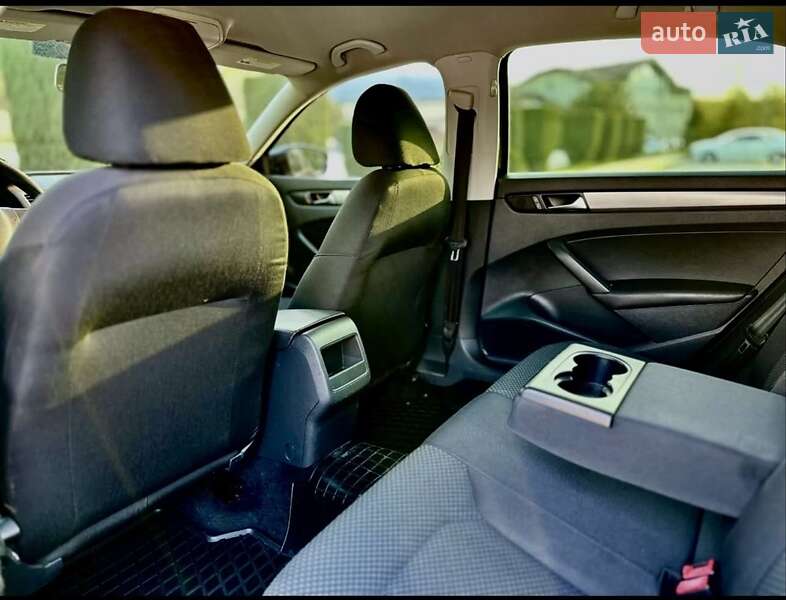 Седан Volkswagen Passat 2013 в Днепре