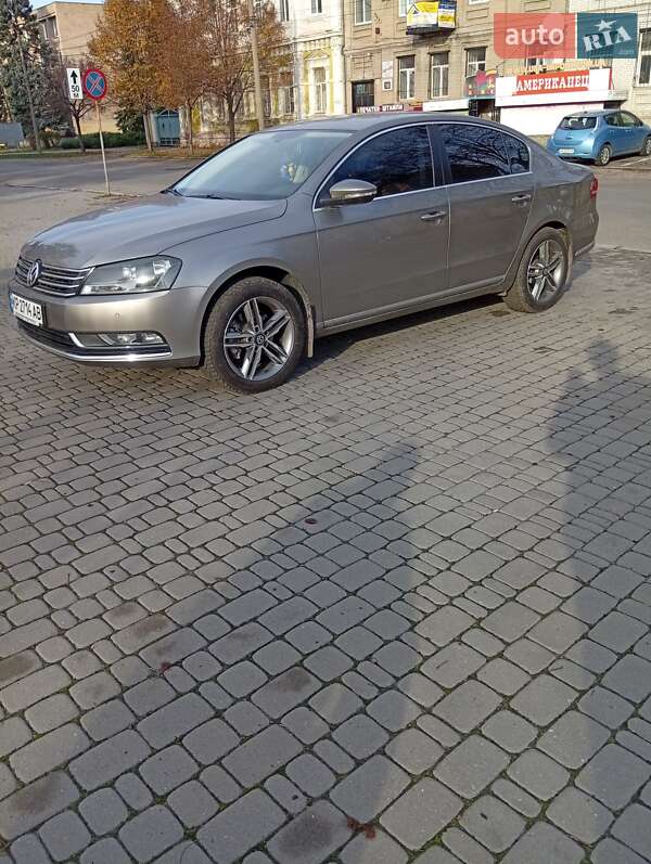 Седан Volkswagen Passat 2012 в Запорожье