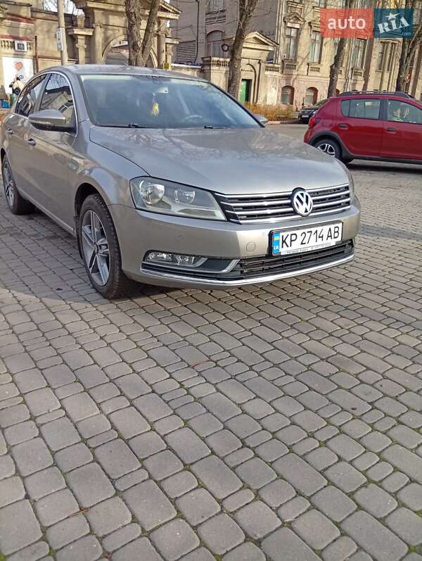 Седан Volkswagen Passat 2012 в Запорожье