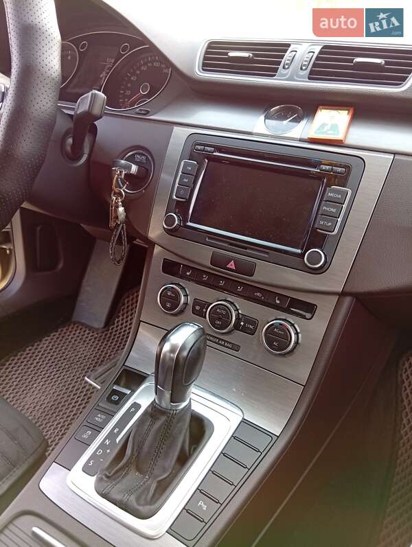 Седан Volkswagen Passat 2012 в Запорожье