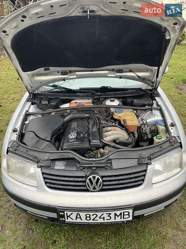 Седан Volkswagen Passat 1998 в Фастове