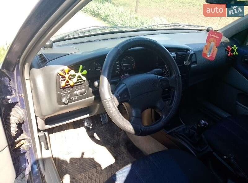 Седан Volkswagen Passat 1996 в Чуднове