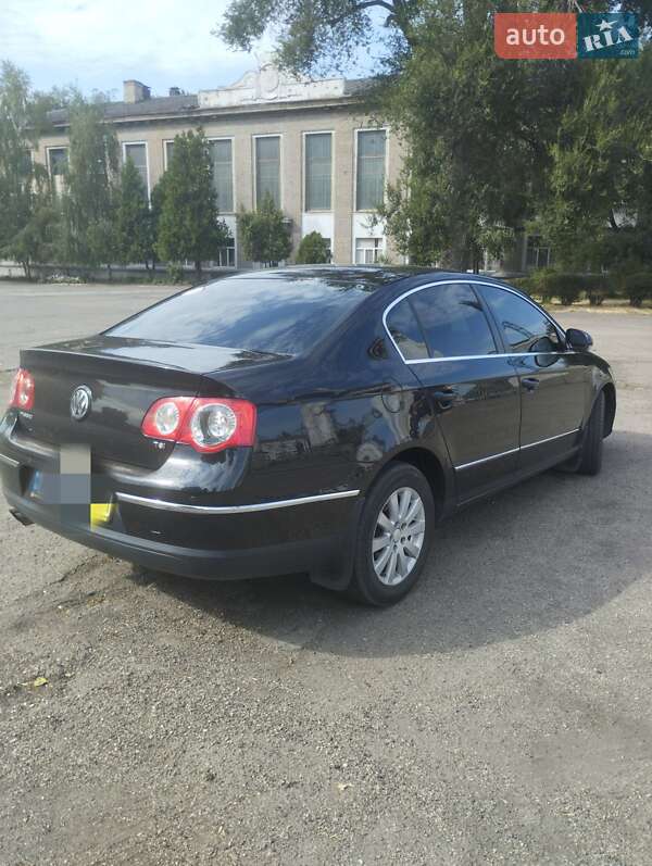Седан Volkswagen Passat 2009 в Каменском