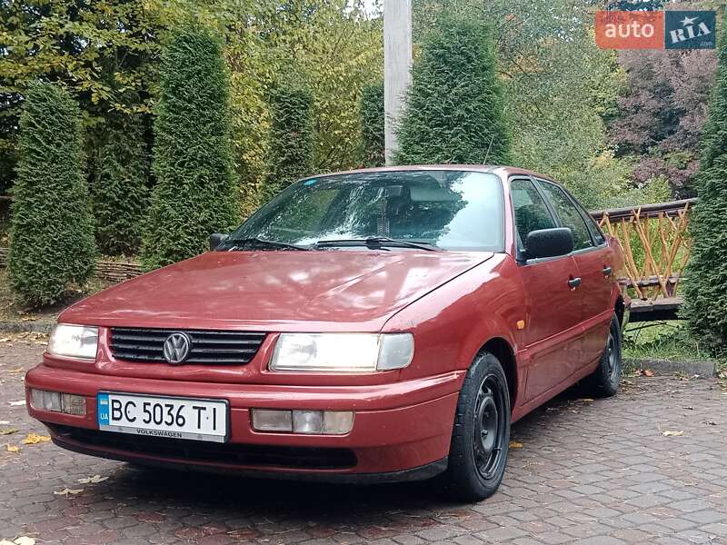 Седан Volkswagen Passat 1995 в Дрогобыче