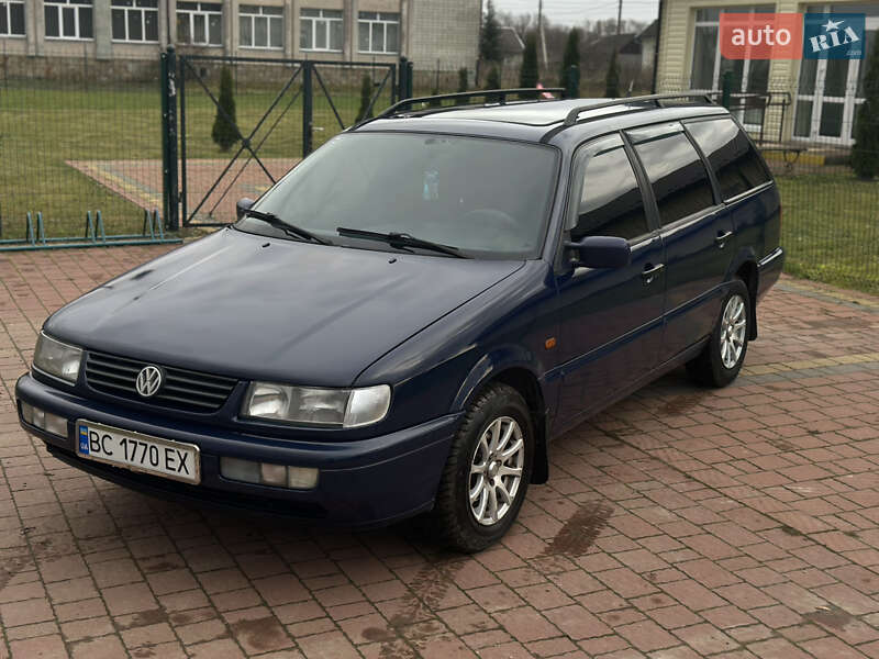 Универсал Volkswagen Passat 1994 в Стрые