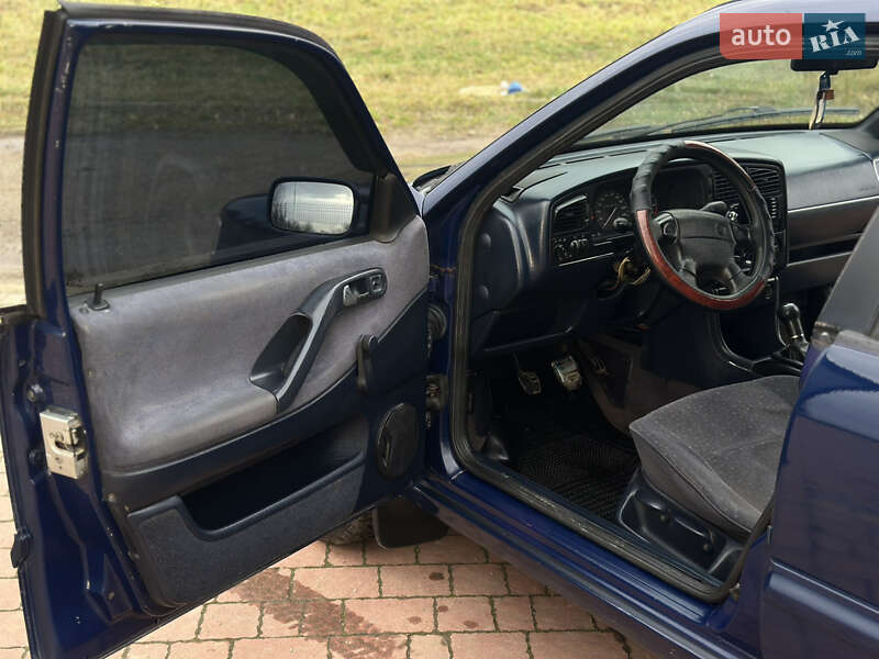 Универсал Volkswagen Passat 1994 в Стрые