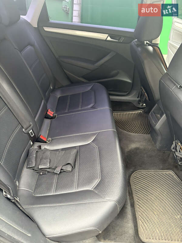 Седан Volkswagen Passat 2015 в Черкассах