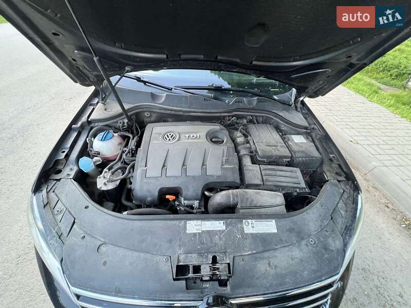 Универсал Volkswagen Passat 2012 в Ивано-Франковске