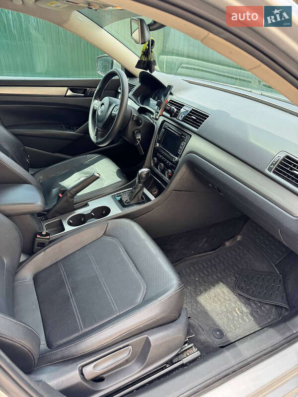 Седан Volkswagen Passat 2013 в Дунаевцах