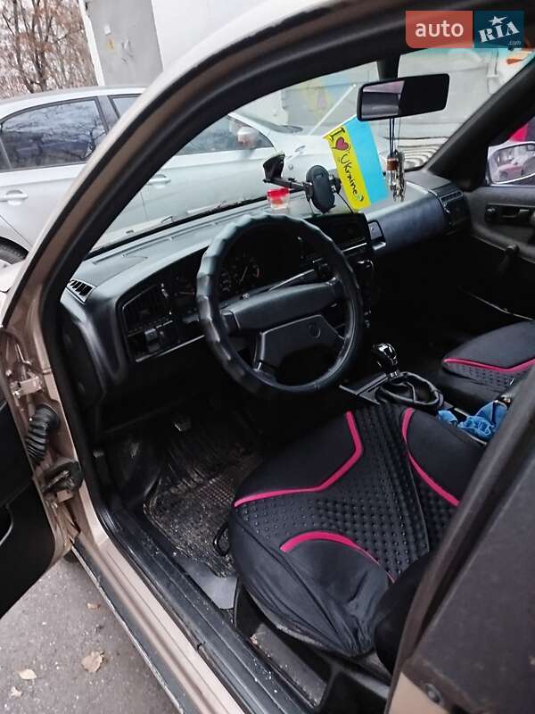 Седан Volkswagen Passat 1989 в Харькове