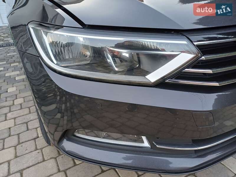 Седан Volkswagen Passat 2018 в Чернівцях