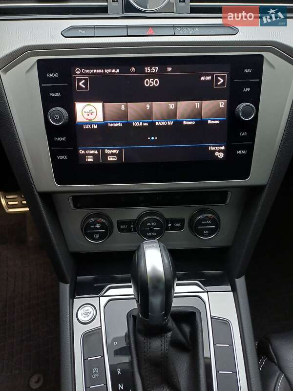 Седан Volkswagen Passat 2018 в Чернівцях