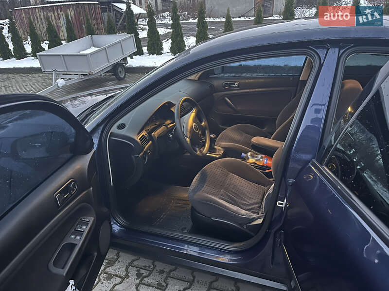Седан Volkswagen Passat 1997 в Ходорове