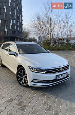 Универсал Volkswagen Passat 2015 в Кропивницком