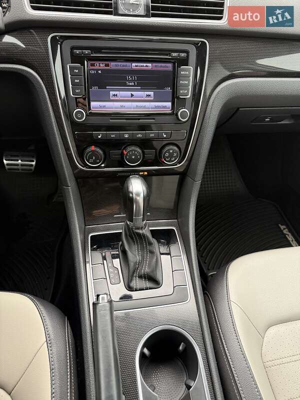 Седан Volkswagen Passat 2014 в Харкові