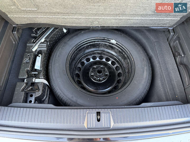 Універсал Volkswagen Passat 2018 в Вінниці