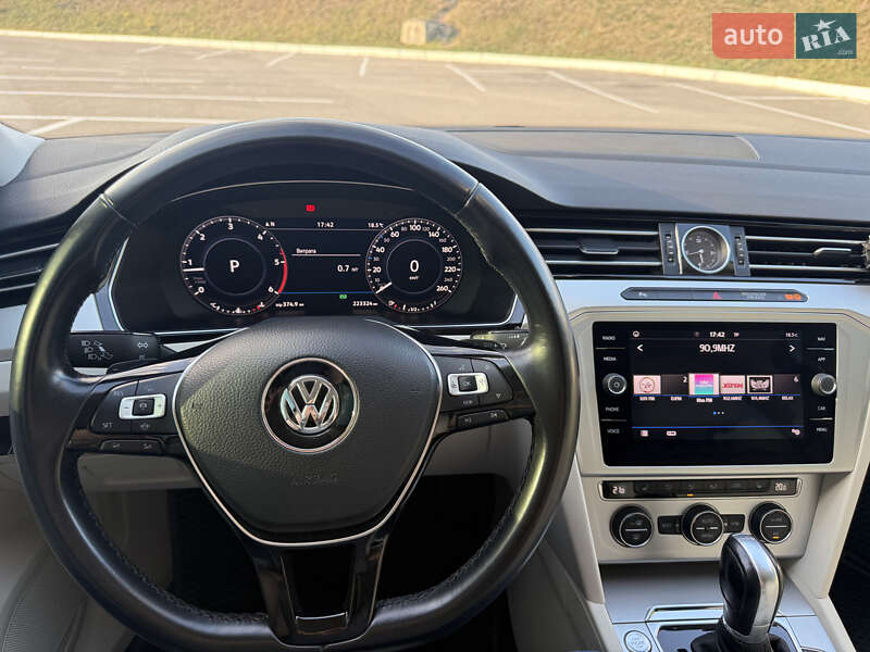 Універсал Volkswagen Passat 2018 в Вінниці