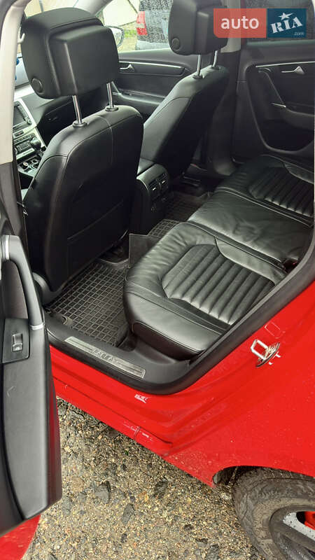 Универсал Volkswagen Passat 2011 в Смеле