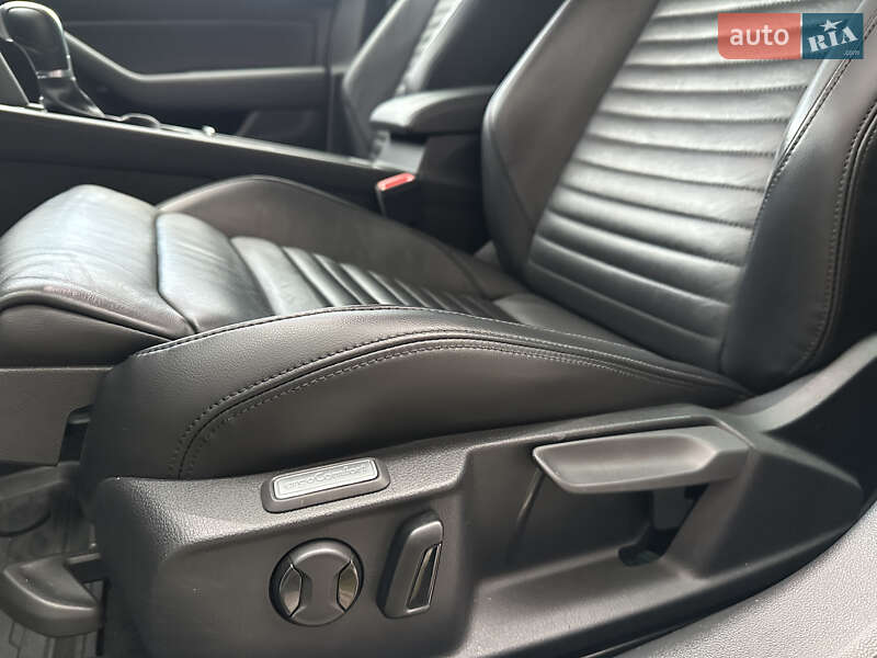 Универсал Volkswagen Passat 2017 в Львове