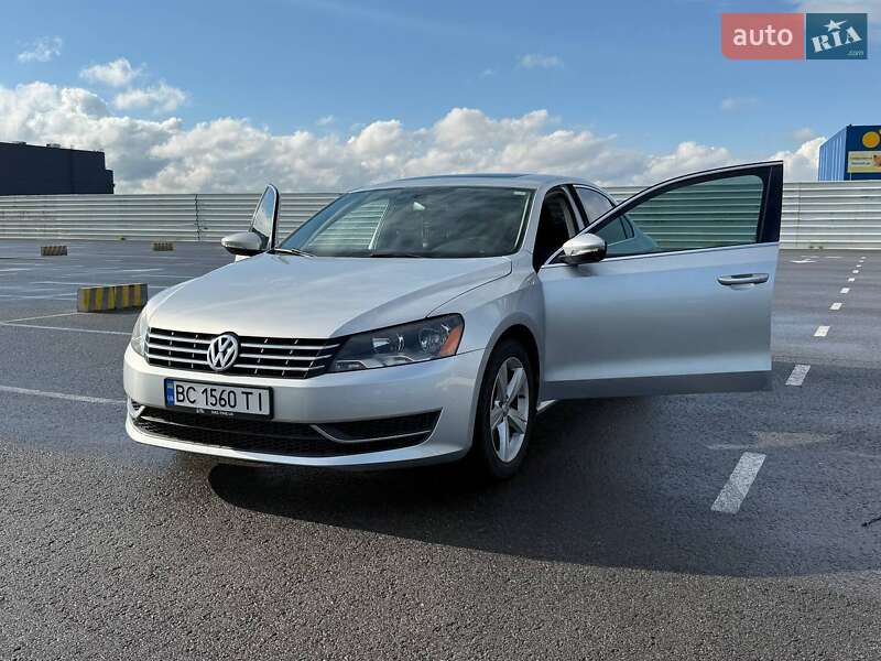 Седан Volkswagen Passat 2012 в Львове